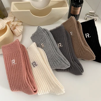 3 чифта есен зима дълго сладък чорапи жени памук бродерия писмо R удебелени спортни Sox красиви дами дизайнерски чорапи топло