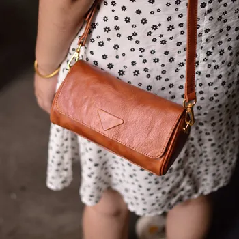 AETOO Кожена корейска версия на малка кожена чанта женска текстура crossbody чанта чужд стил възглавница чанта пътник случайни единични