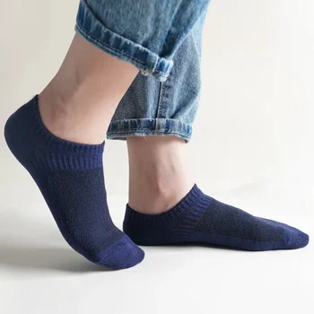 Черно -и -бели чорапи през лятото тънка купчина купчина памук памук памук среден чорап плътен цвят дълги чорапи